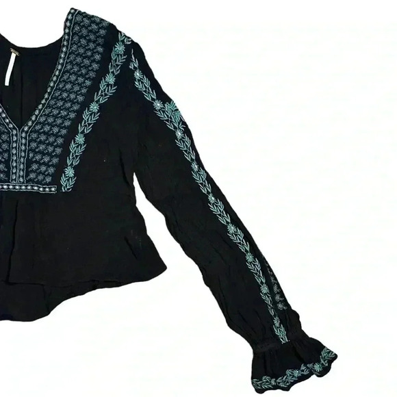 Free People Embroidered Cropped Boho Top Bell Sleeves XS - Picture 3 of 6